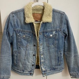 LUCKY BRAND DENIMN TRUCKER JACKET. Size XS. Only worn once.
